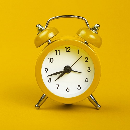 مدیریت زمان کمک می کند که فرد کلیه کارها و وظایف خود را در زمان مورد نظر انجام دهد و دچار کمبود زمان نشود. به همین دلیل باید تکنیک های مدیریت زمان را آموخت