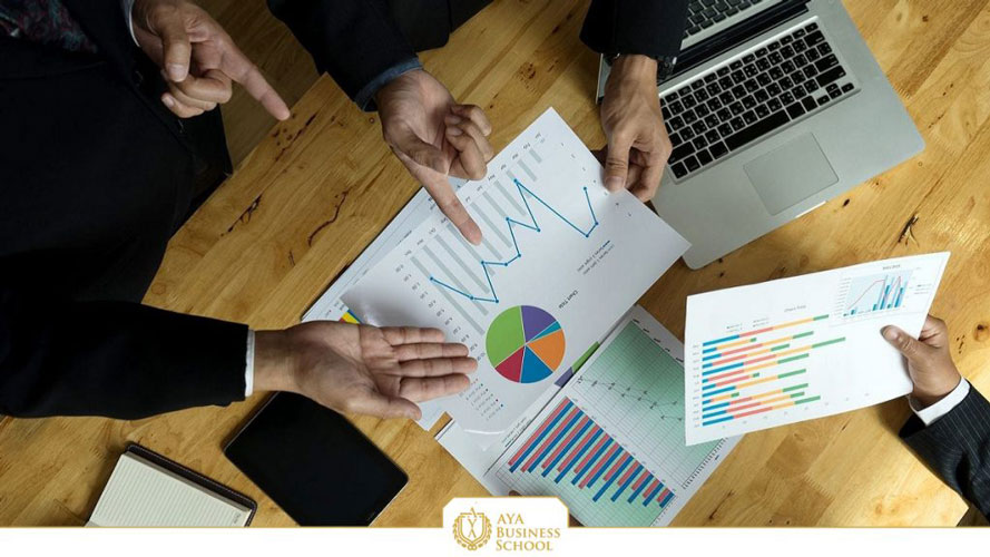 آنالیز بازار در بازاریابی به معنای تجزیه و تحلیل اطلاعات مربوط به کسب و کار و بازار هدف و همچنین رقبای بازار است که در طرح کسب و کار آورده می شود.